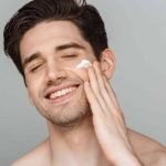 detergente viso da uomo come scegliere il più adatto alla vostra pelle
