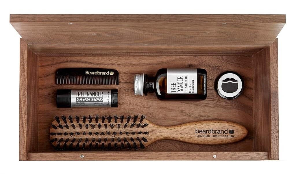 Prodotti e accessori nei kit da barba