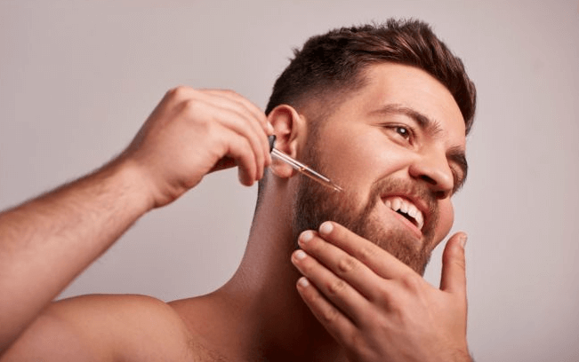 Come usare l’olio di ricino sulla barba