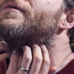 Come eliminare la forfora dalla barba