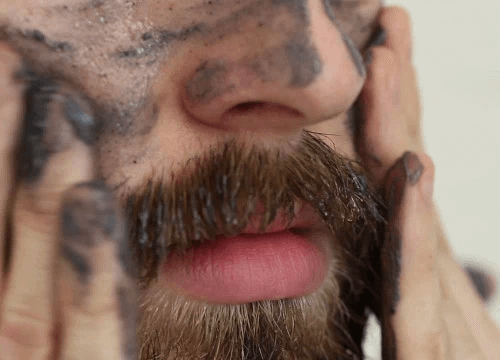 A cosa serve lo scrub per barba