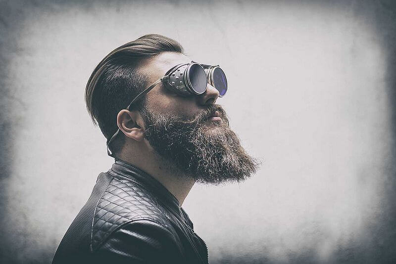 Come prendersi cura di una barba hipster